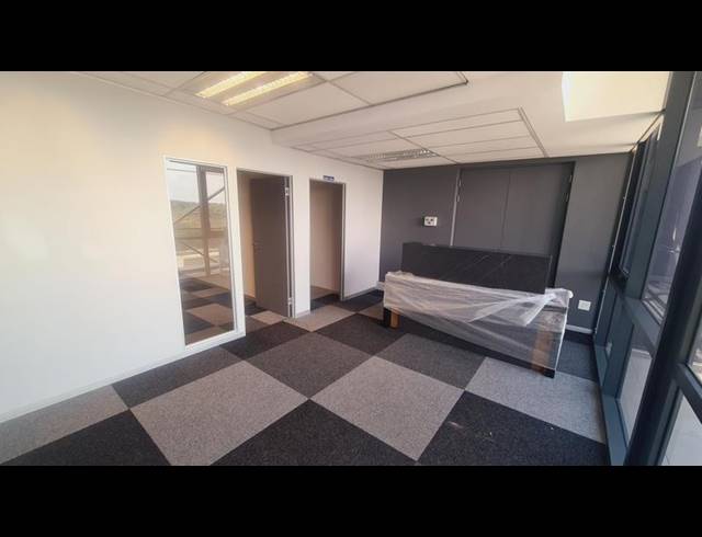 BUSINESS PROPERTY TO RENT IN MENLYN